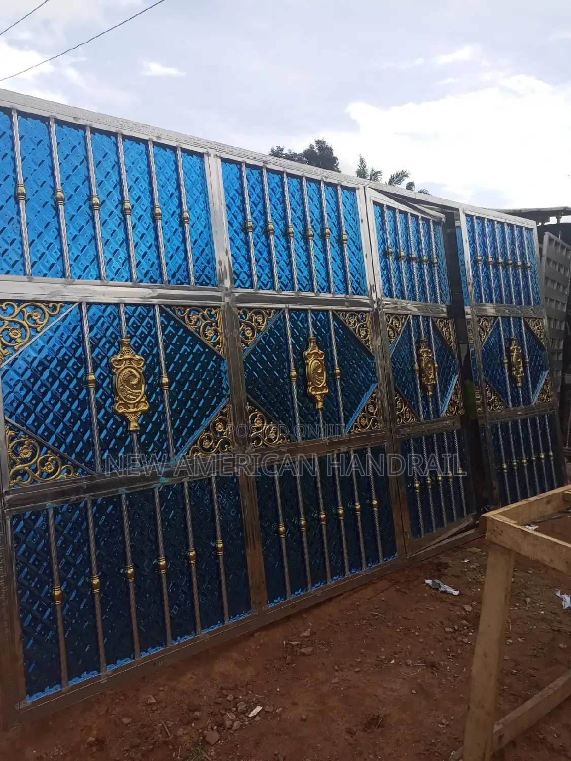 Strong and Durable Gates With Latest Designs for Your Hom