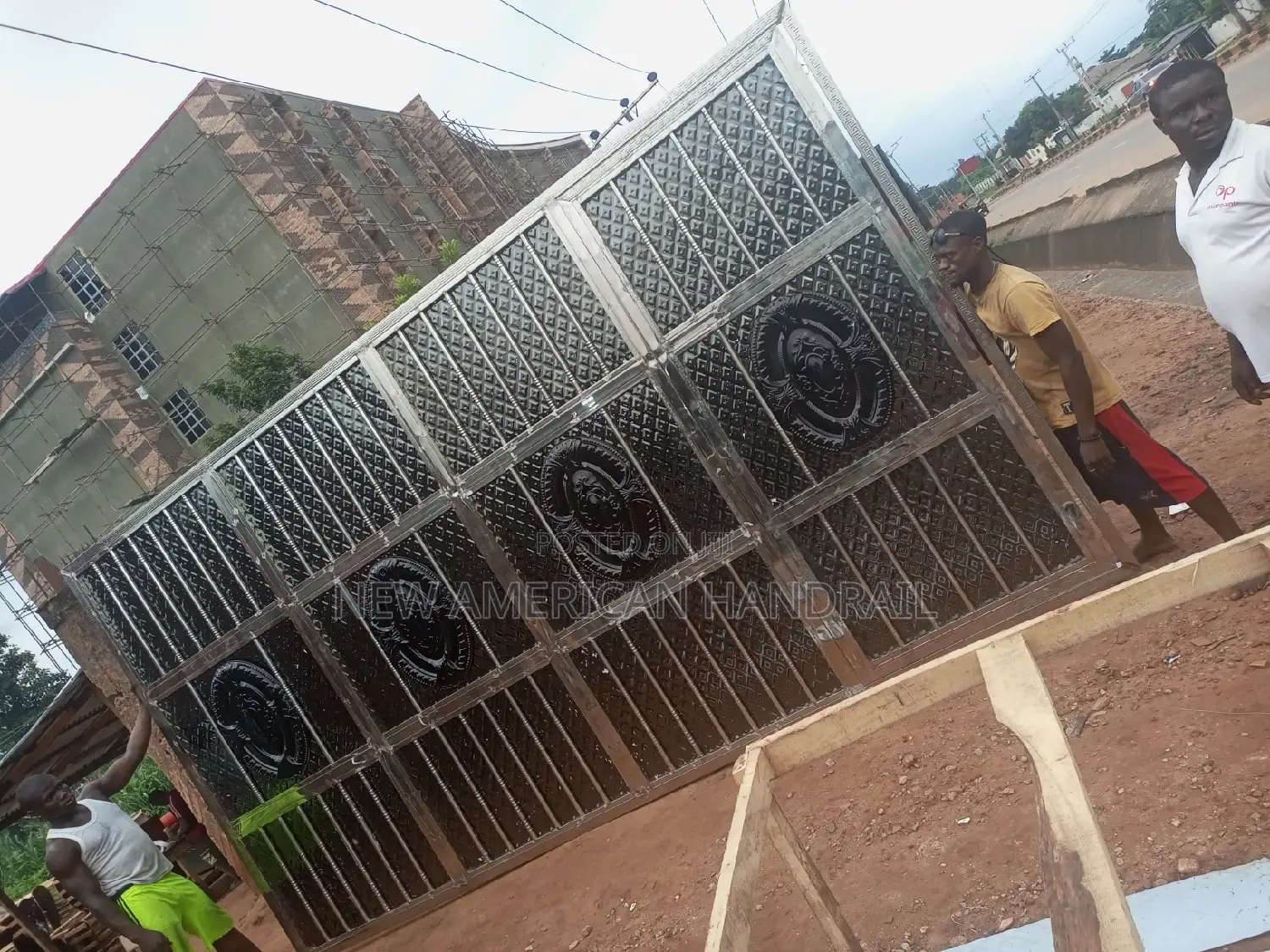 Strong and Durable Gates With Latest Designs for Your Hom