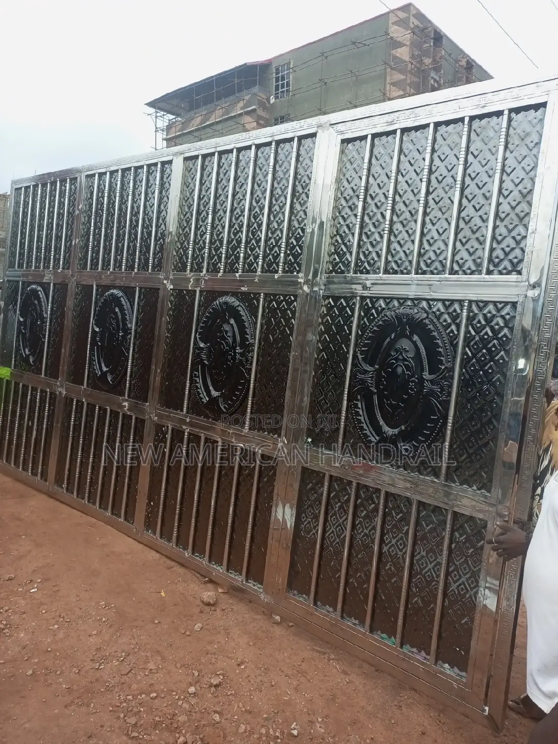 Strong and Durable Gates With Latest Designs for Your Hom