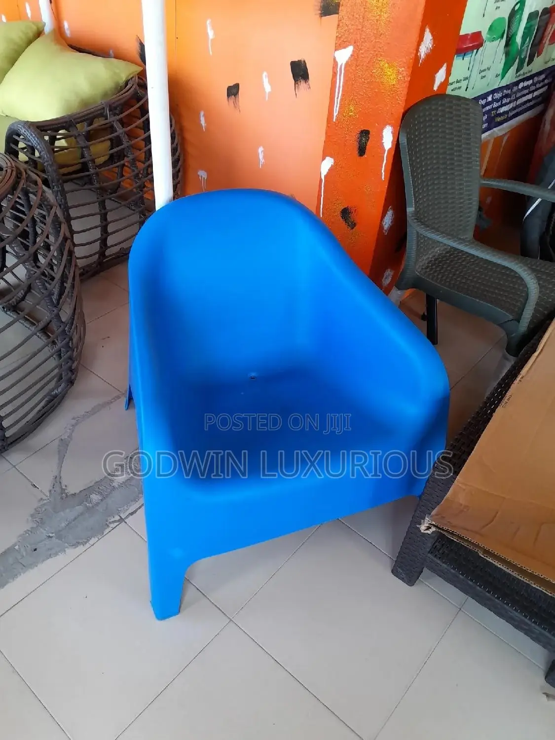 Big Plastic Chairs for Restaurants