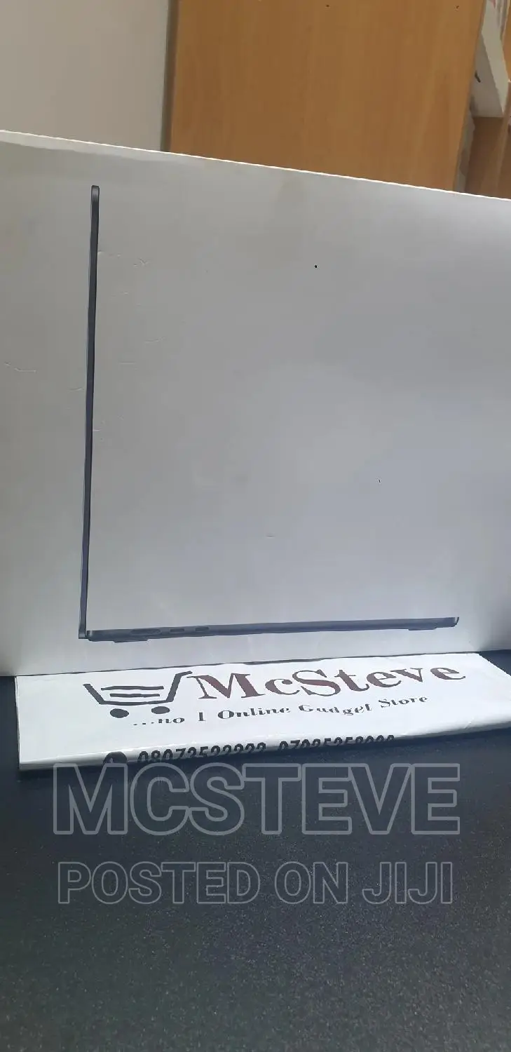 New Laptop Apple MacBook Air 2022 M2 8GB Apple M2 SSD 256GB