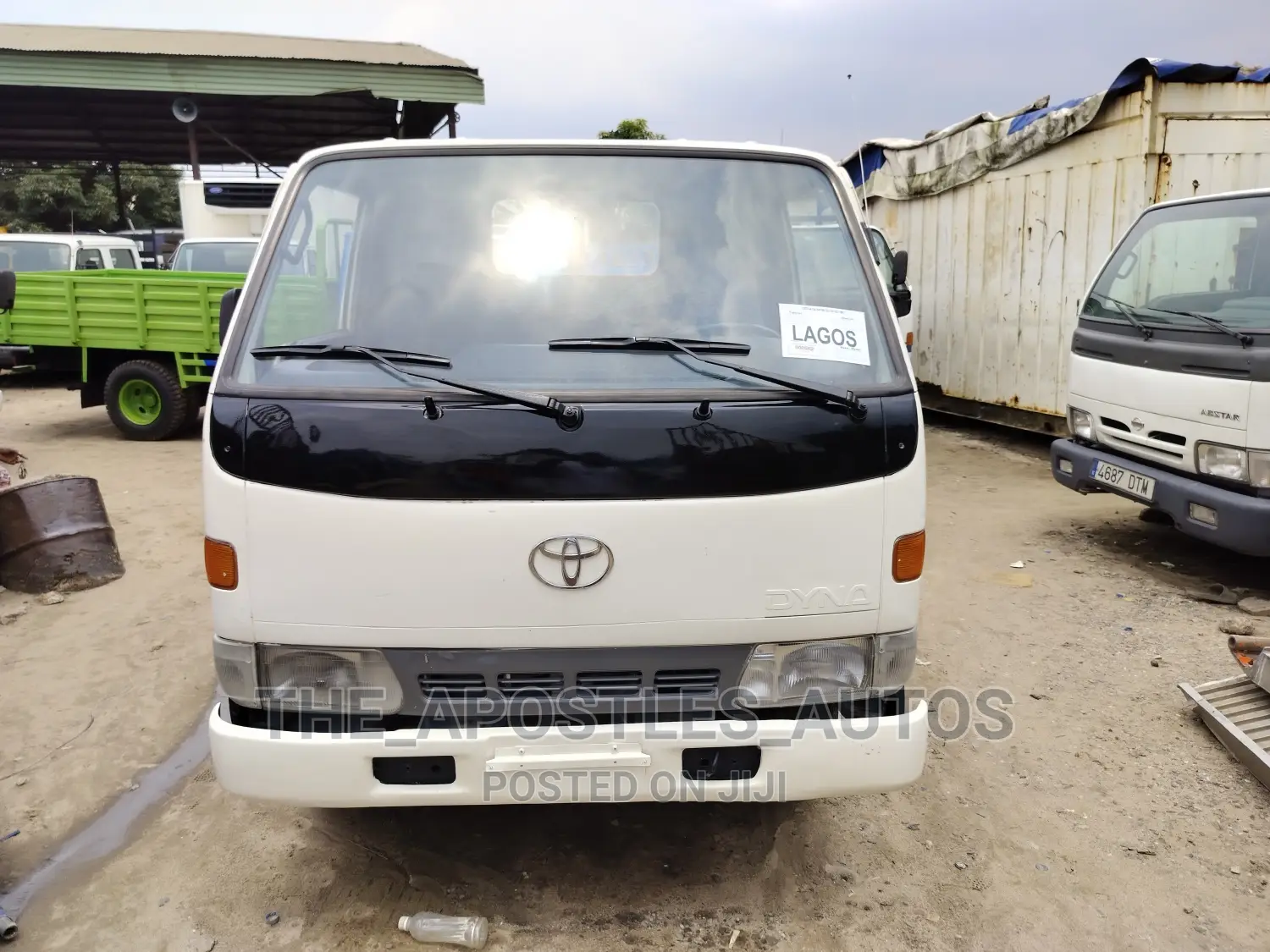Toyota Dyna 100 (4 Tyres)