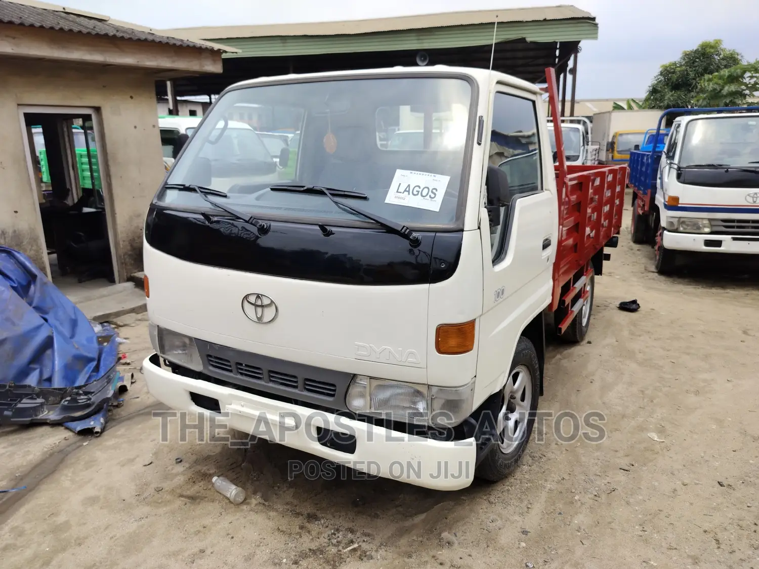 Toyota Dyna 100 (4 Tyres)