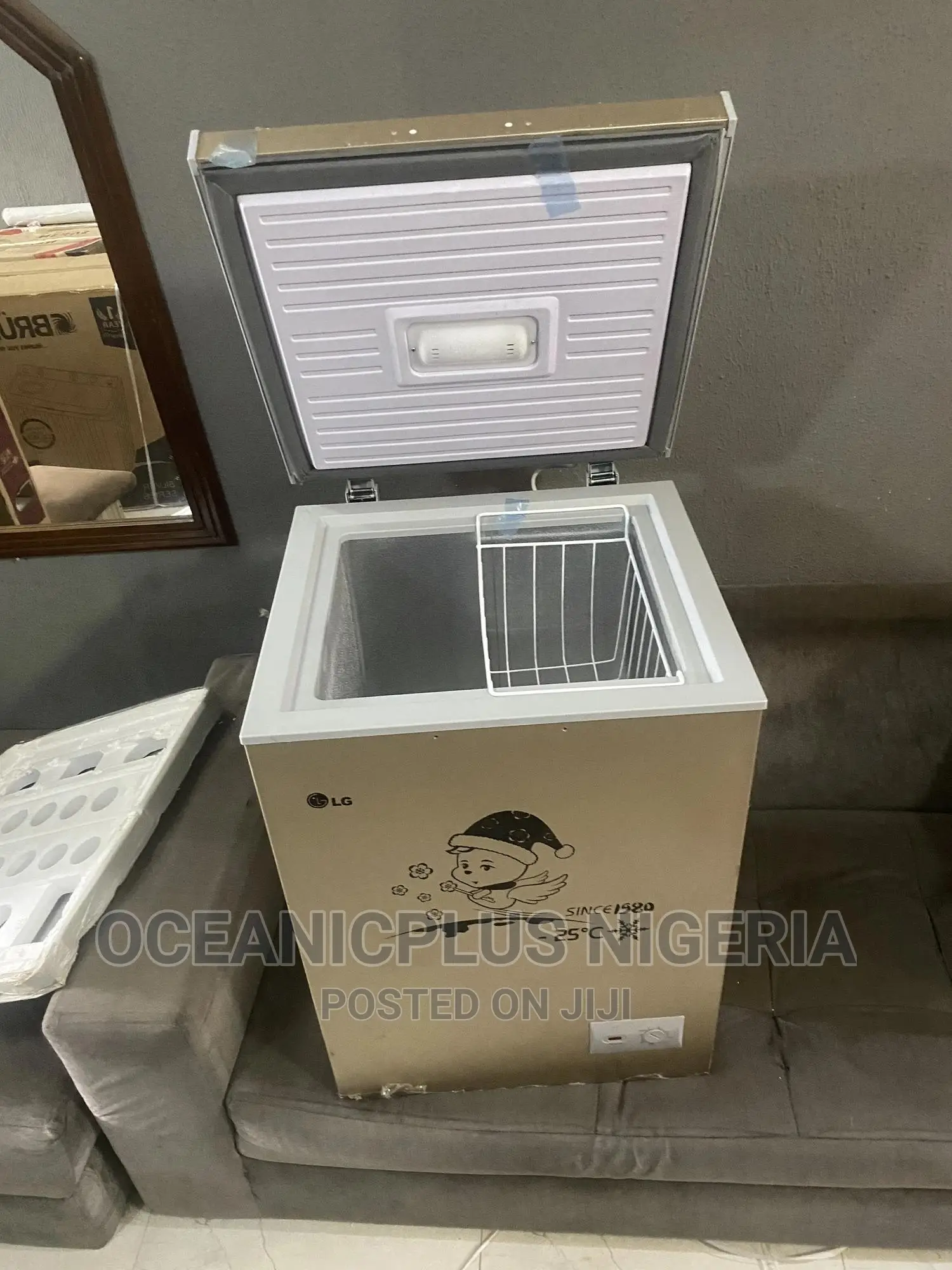 LG Gc-160 | 100 Litres Chest Freezer Pure Gold