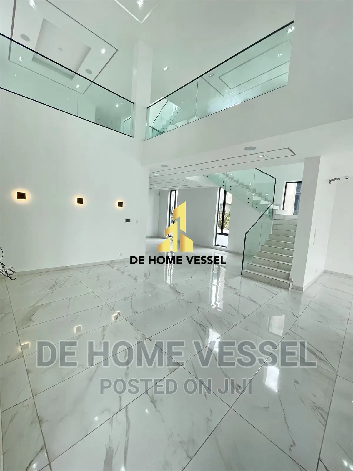 5bdrm Duplex in Chevron for sale