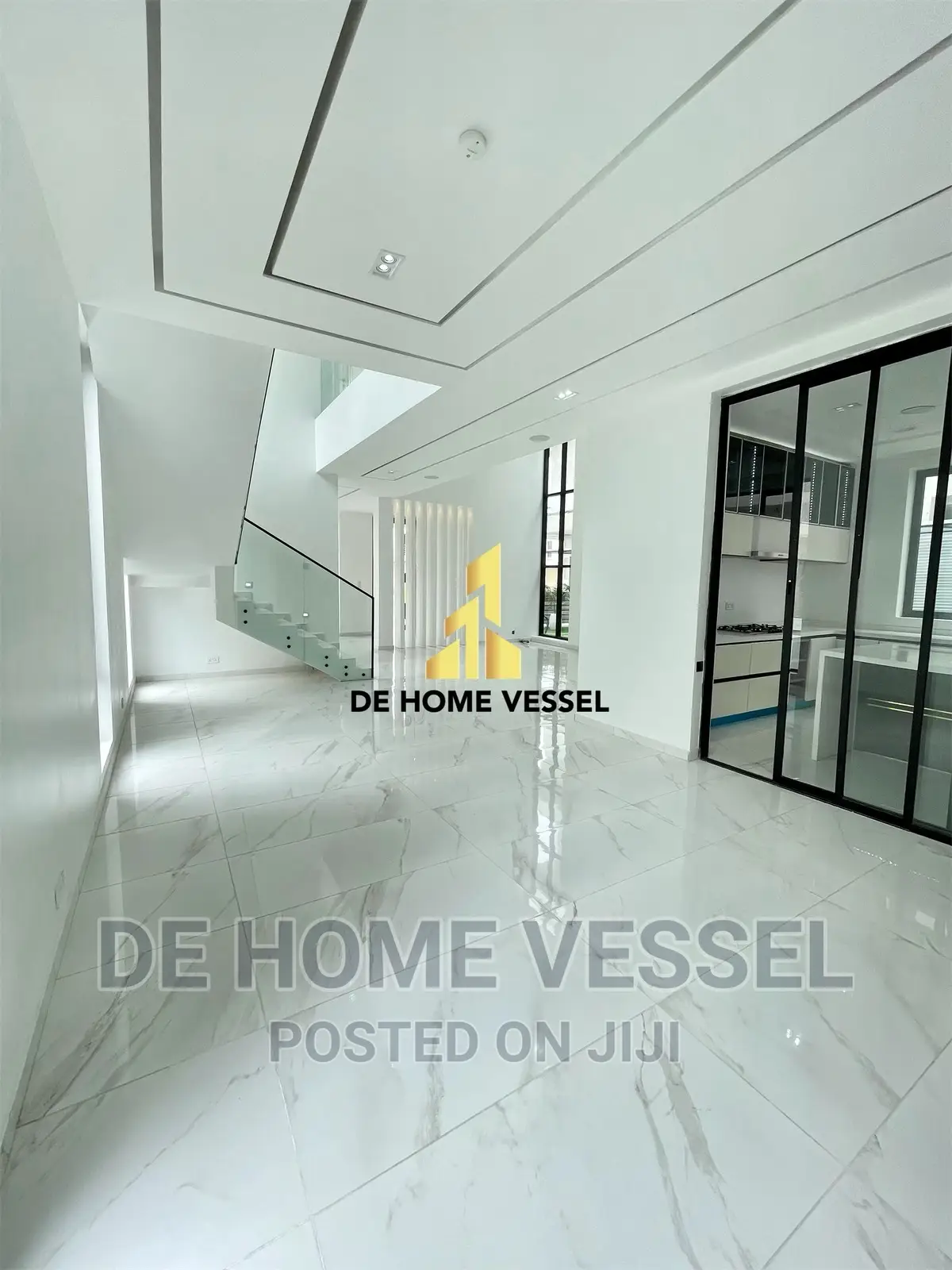 5bdrm Duplex in Chevron for sale