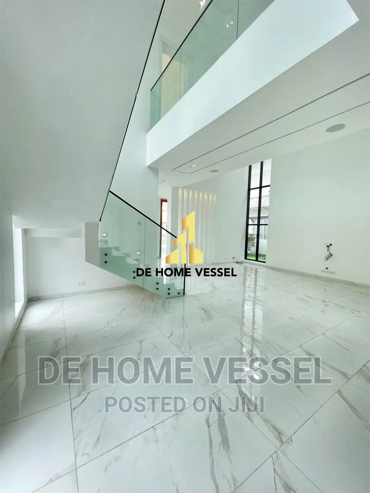 5bdrm Duplex in Chevron for sale