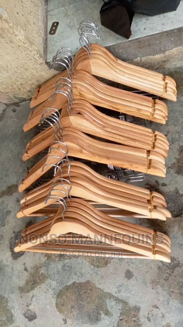 Affordable Sets of 10 Pieces Wooden Hangers