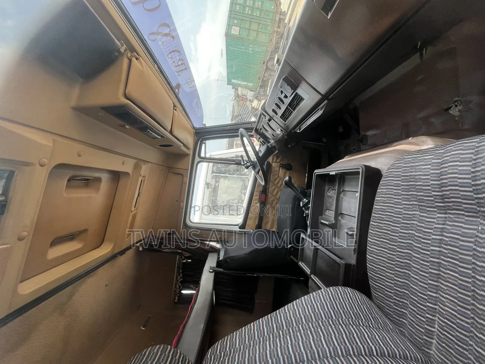 Mercedes-Benz 814 Direct Bucket
