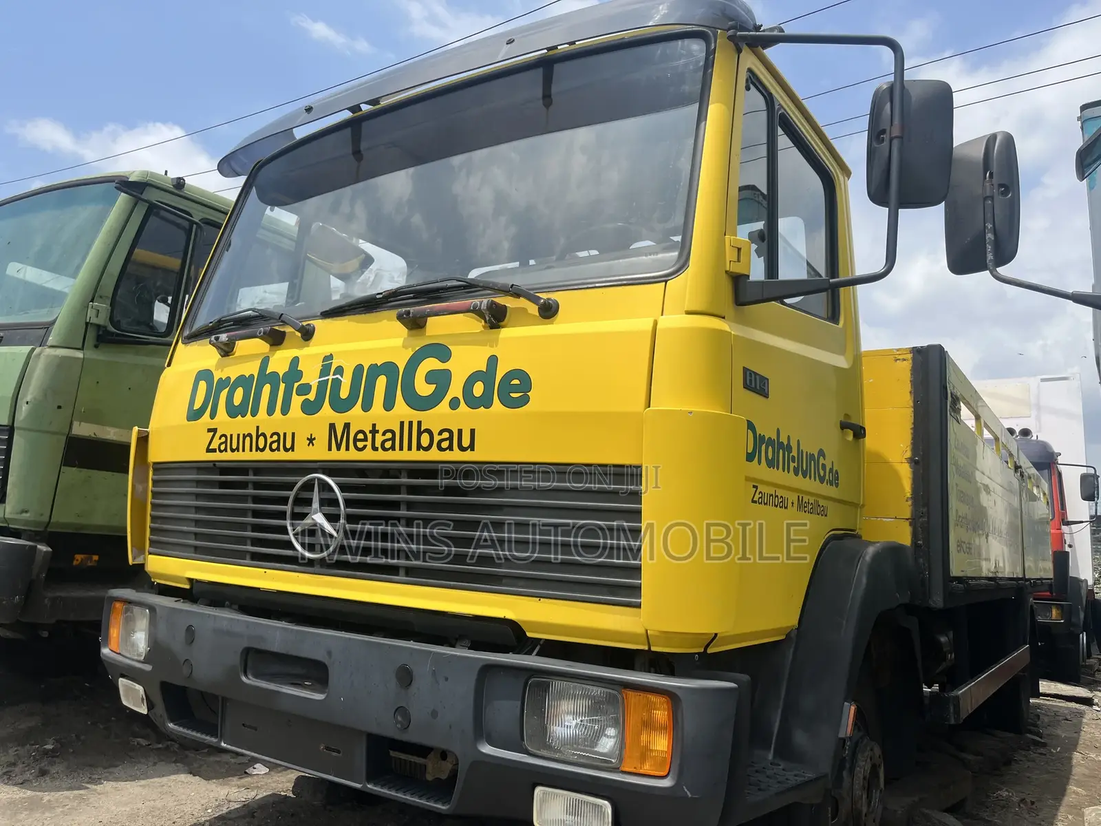 Mercedes-Benz 814 20 Ft Long