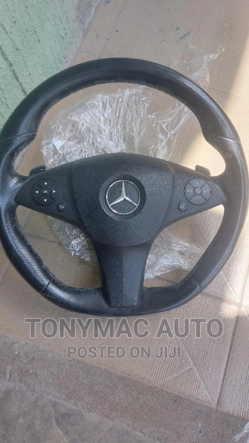 Mercedes-Benz C300,E350 Steering Wheel