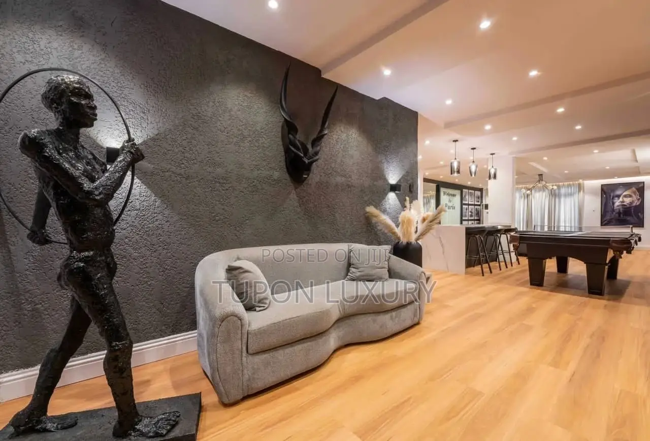 Luxury 2 Bedroom Apartment With Cinema and Games
