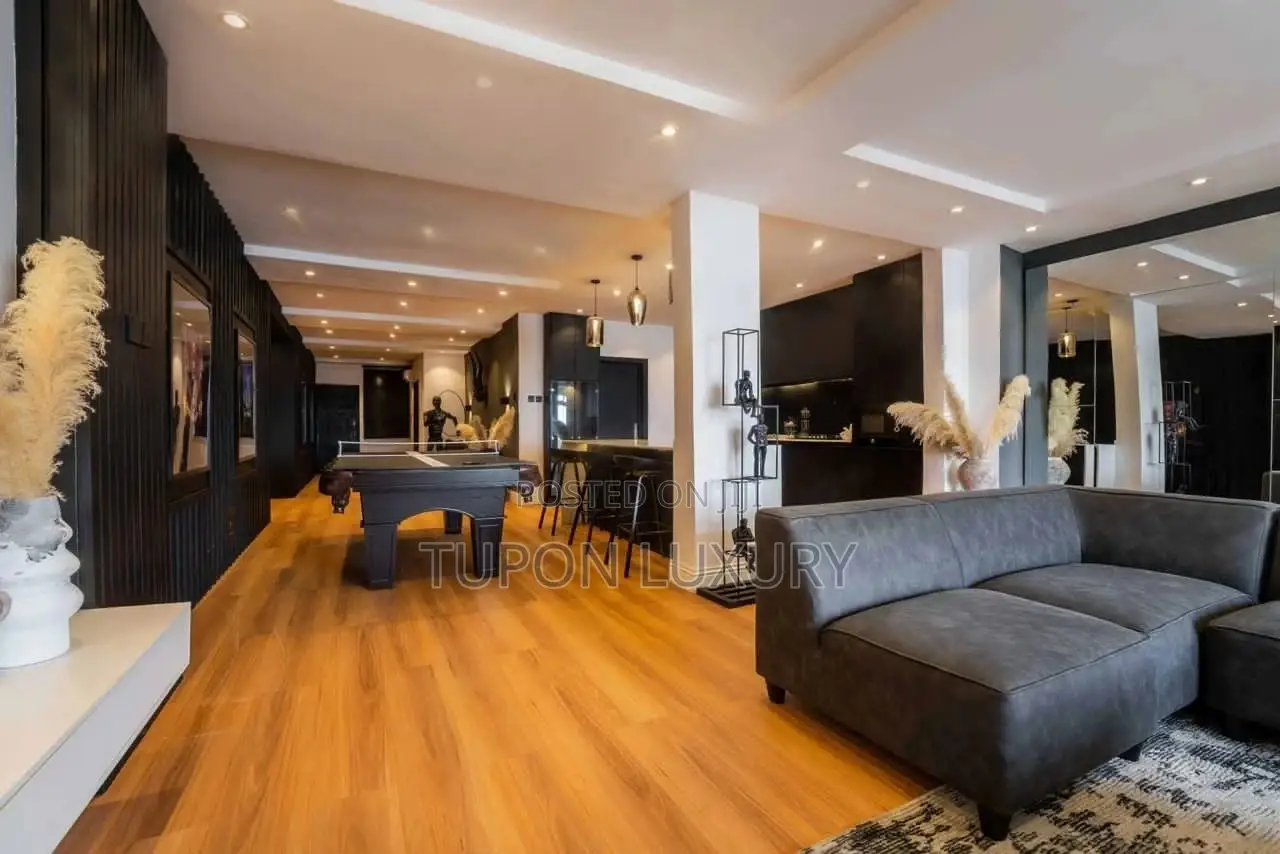 Luxury 2 Bedroom Apartment With Cinema and Games