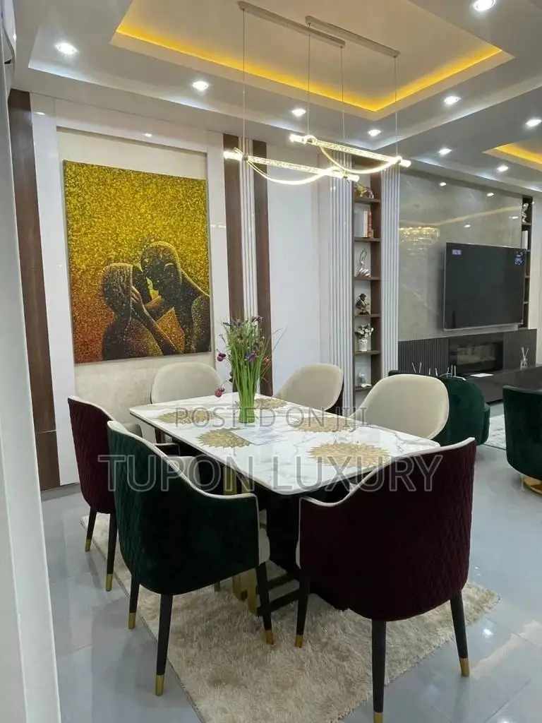4 Bedroom Waterfront Apattmsnt
