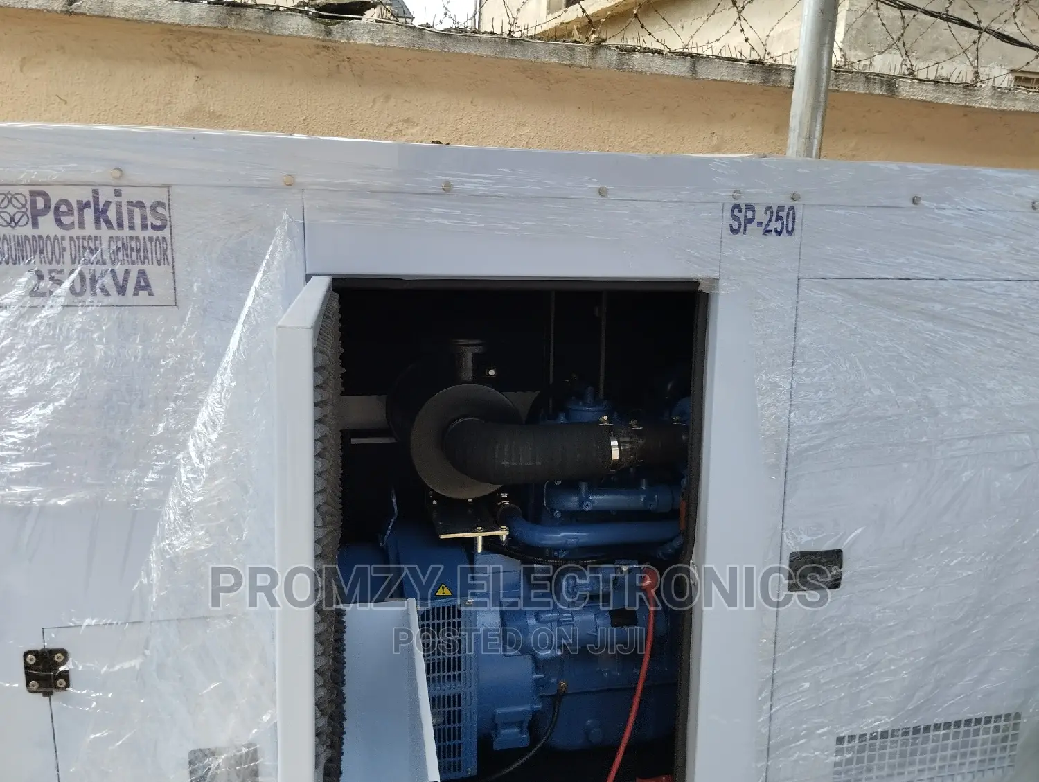 Perkins England Diesel Soundproof Generator (Sp250kva)