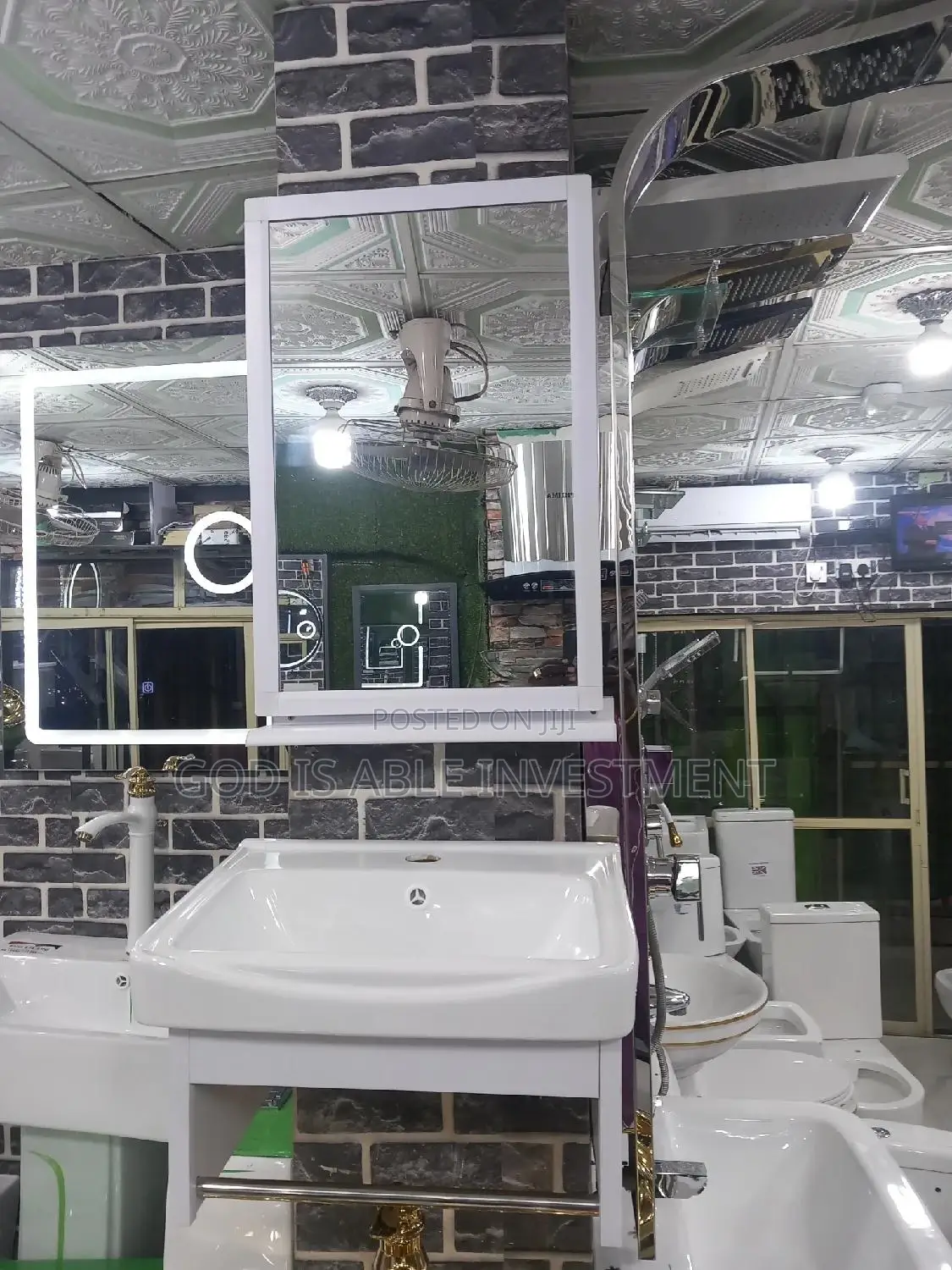 White Cabinet Basin With Mirror Hanger