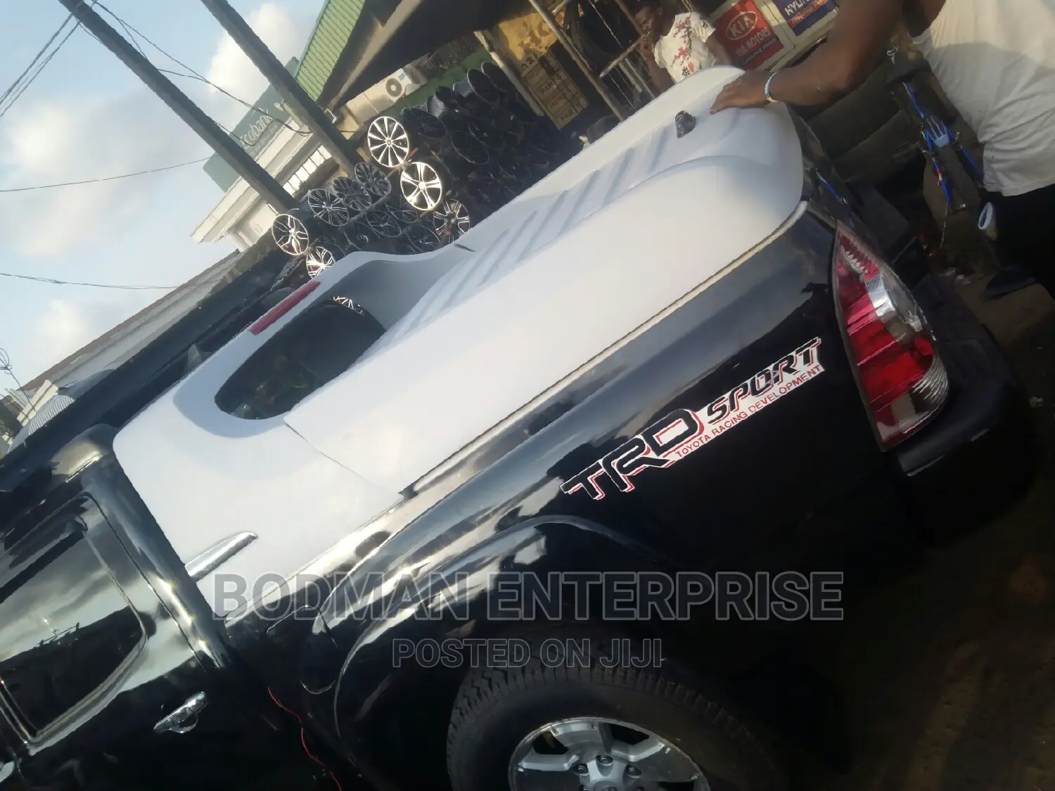 Toyota Tacoma Boot Cover With Shock =