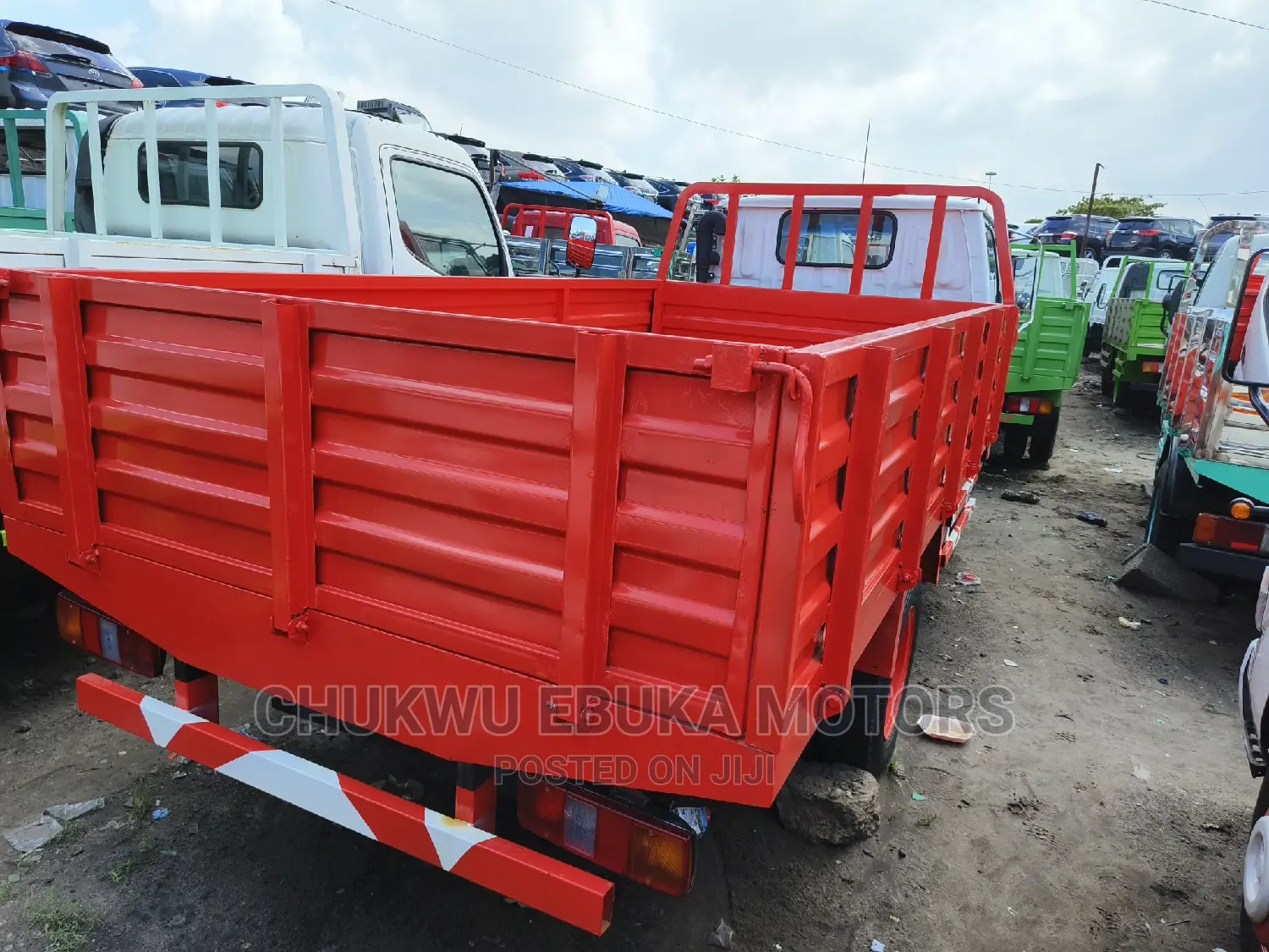 Toyota Dyna 300 With Red Bucket