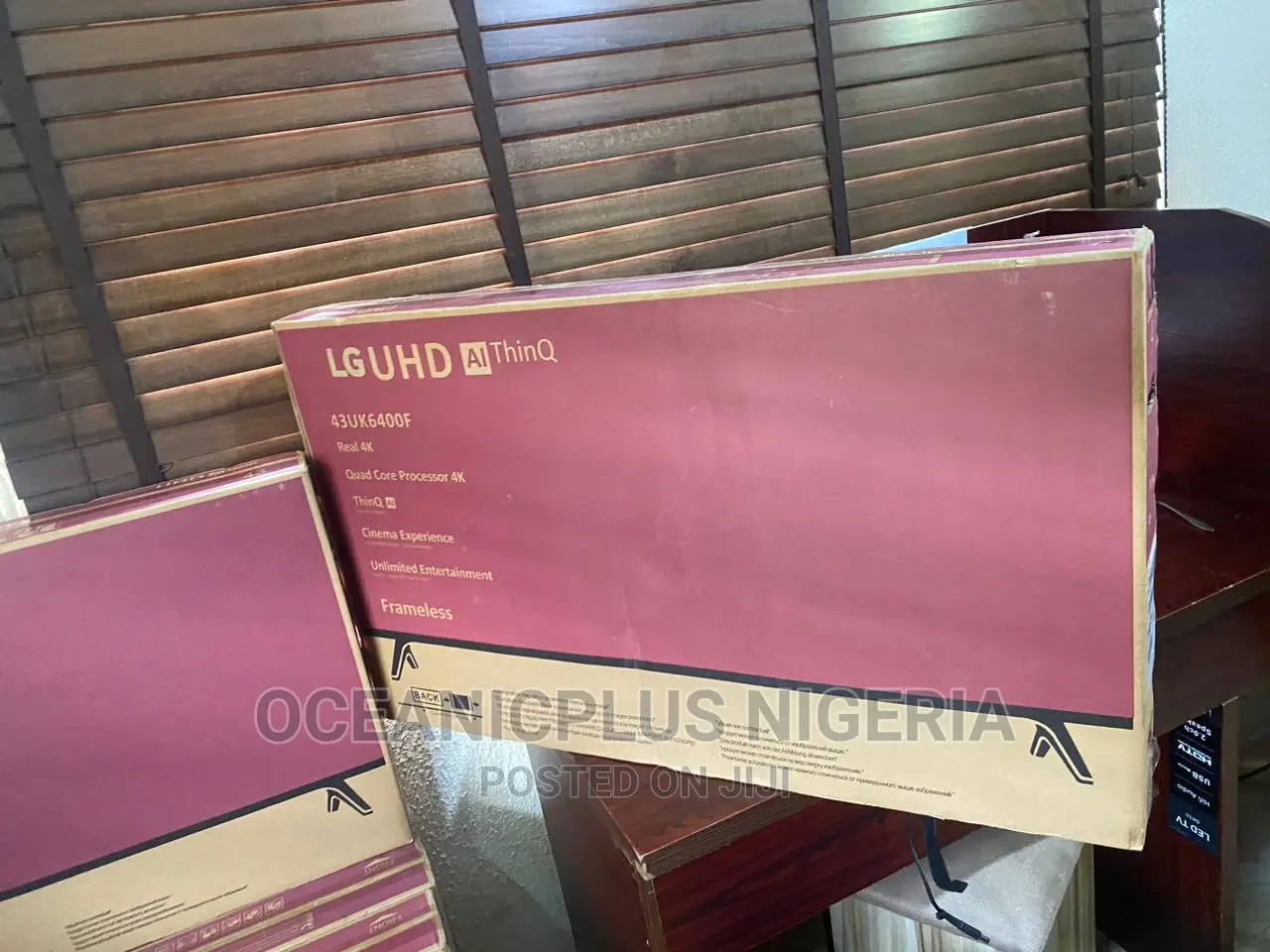 LG 43 Inches Frameless Smart TV / 43uk6400f