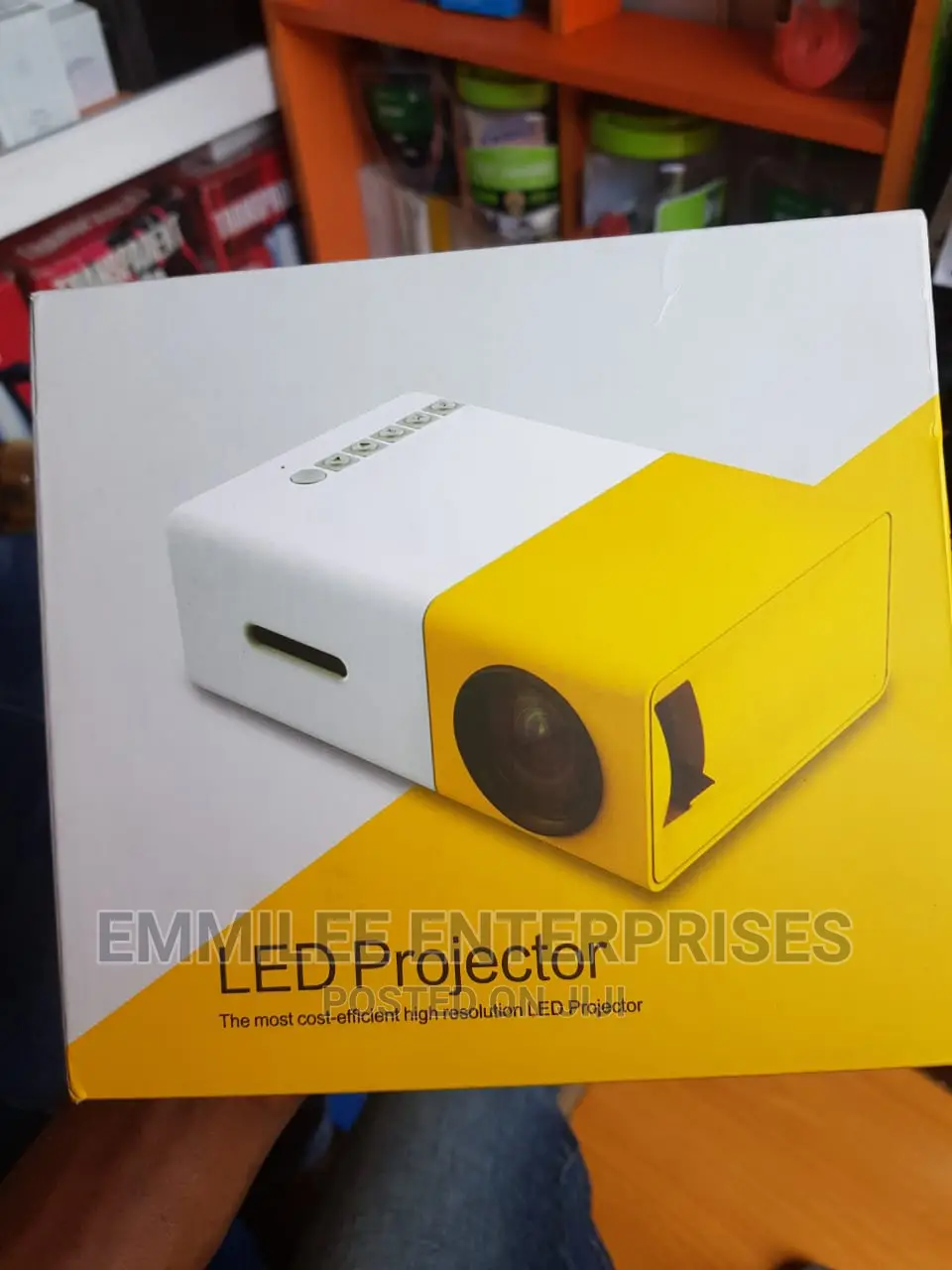 Led Projector That Connect Directly to Phone Using Datacable
