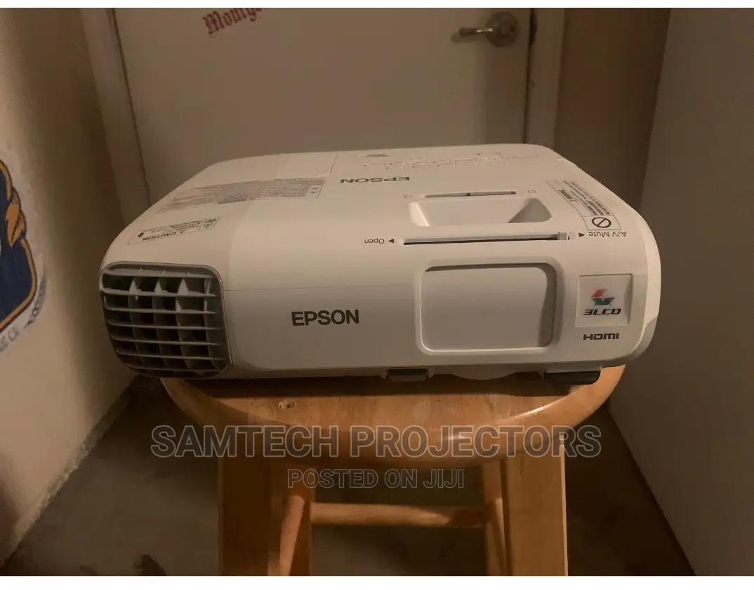Clean UK Used Epson Projector Here In Ikeja N Outsid Lagos
