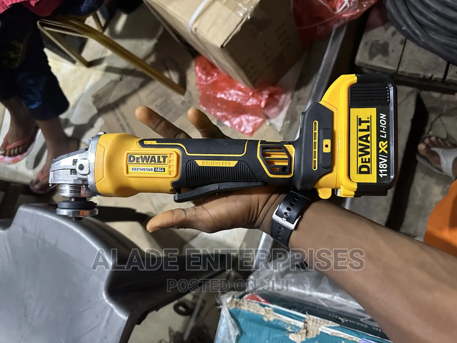 Dewalt 118v Cordless Angle Grinder