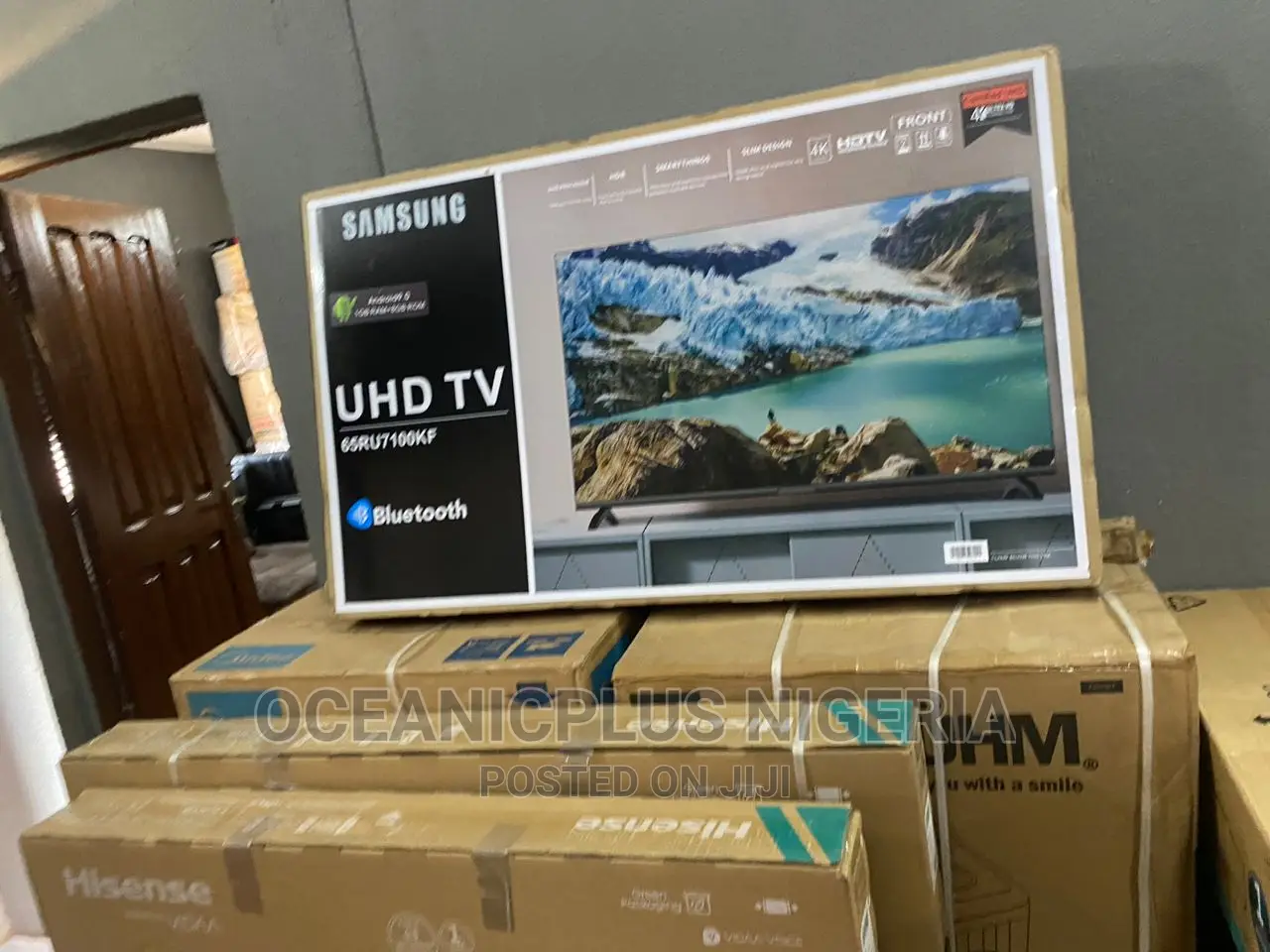 Luxery Samsung 65 Inches Smart Frameless TV