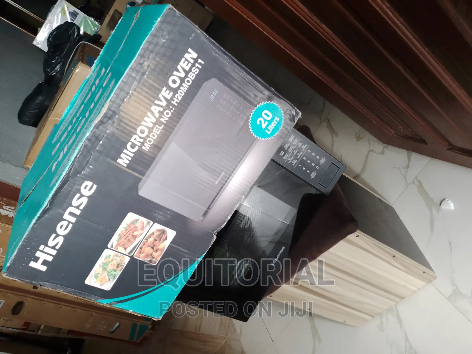 20L Hisense Microwave Black
