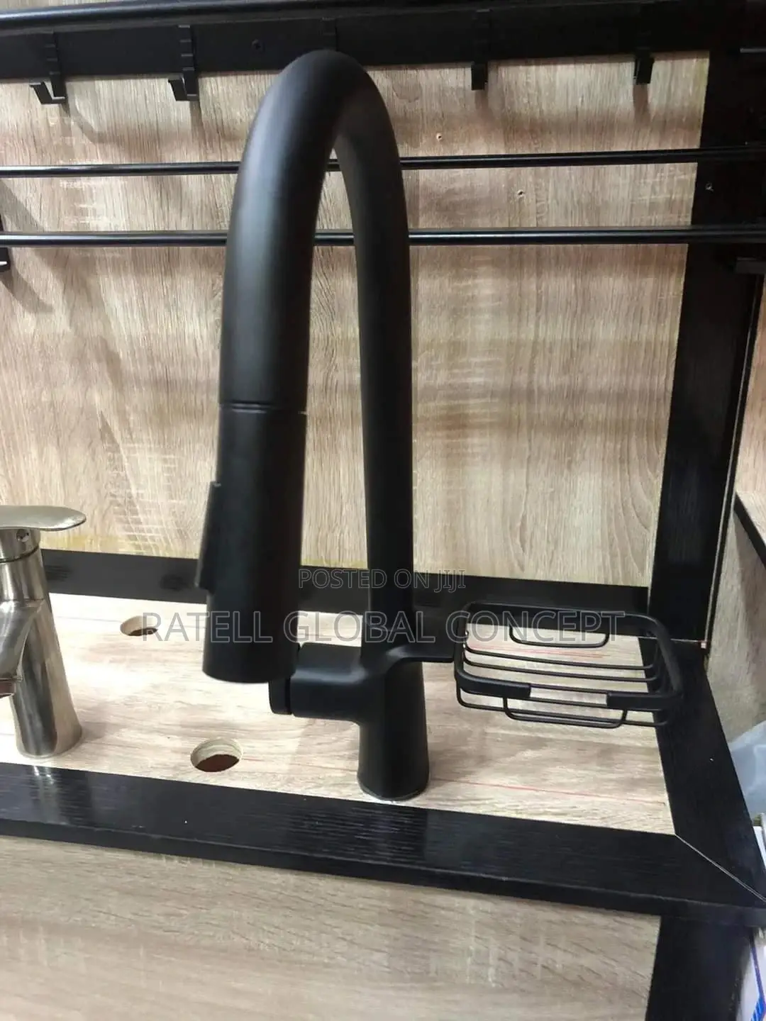 Long Neck Pull-Out Kitchen Sink Mixer With Soap Holder