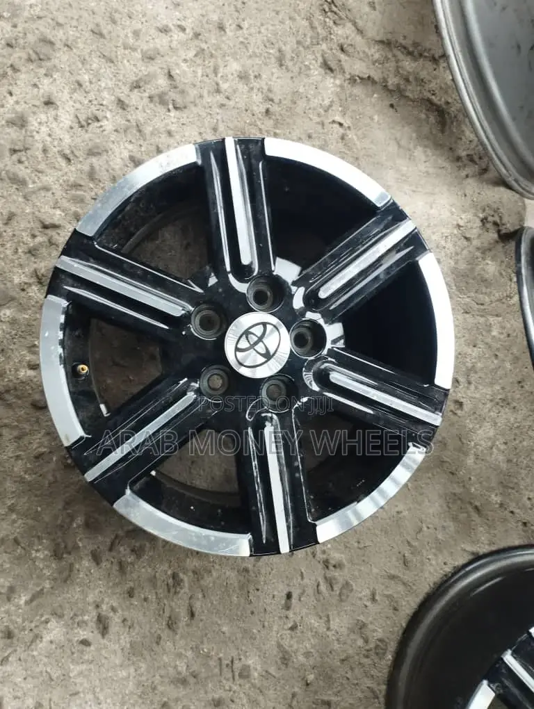 Durable Quality Black an Red Wheels 17 Inch