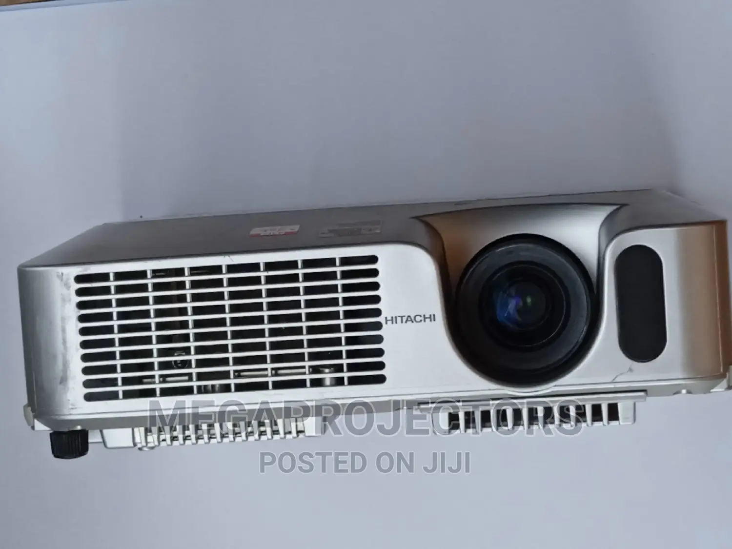 Noble Hitachi Projector