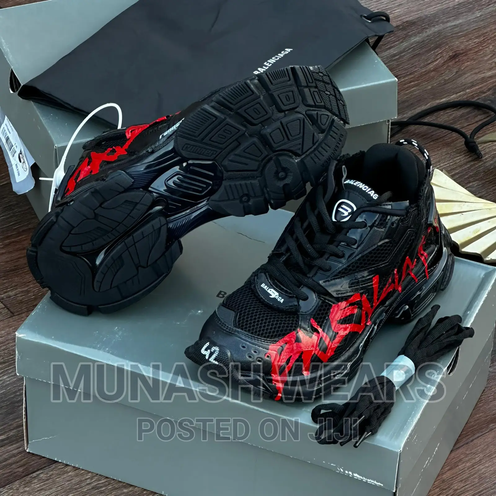 BALENCIAGA Track