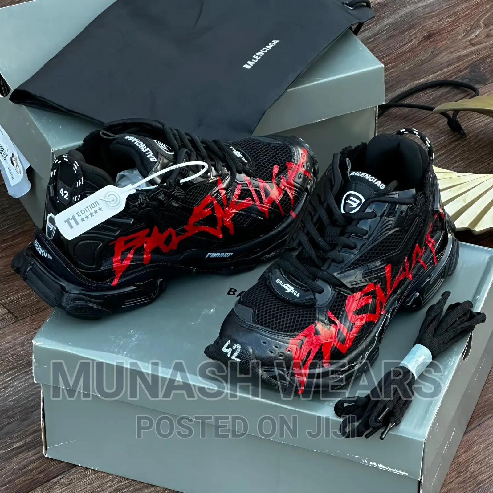 BALENCIAGA Track