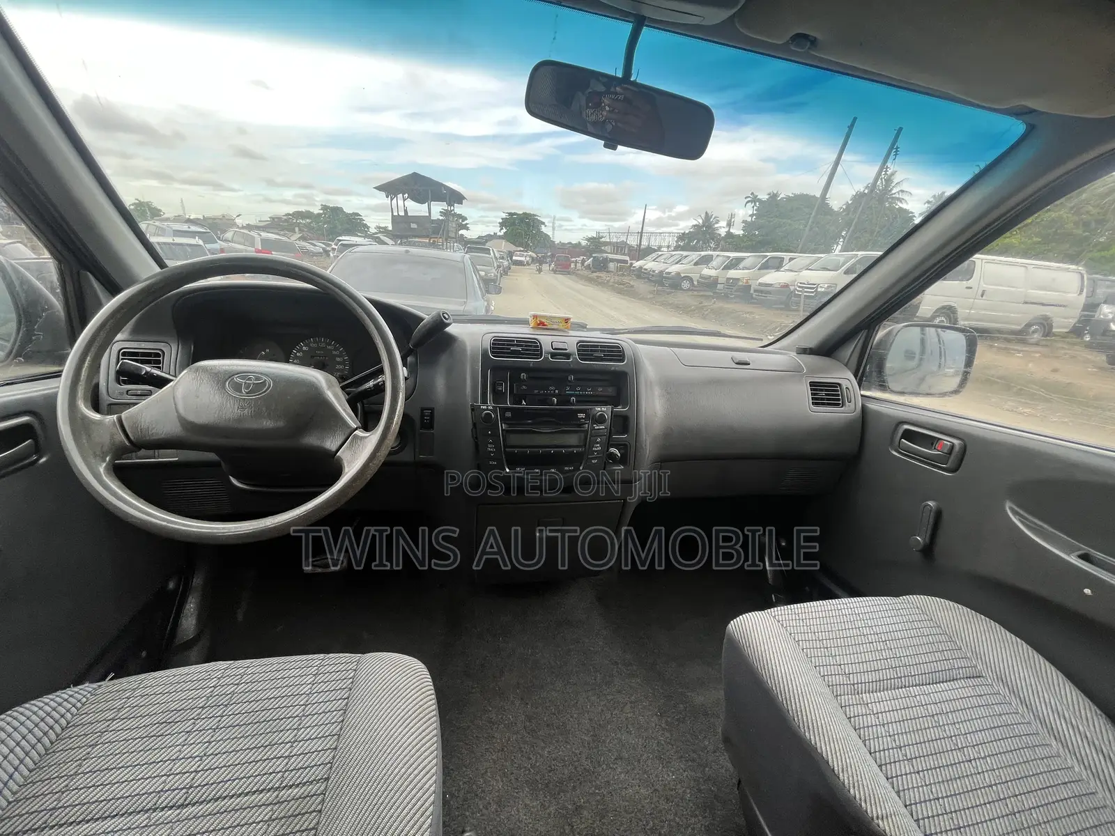 Toyota HiAce 2005 Grey