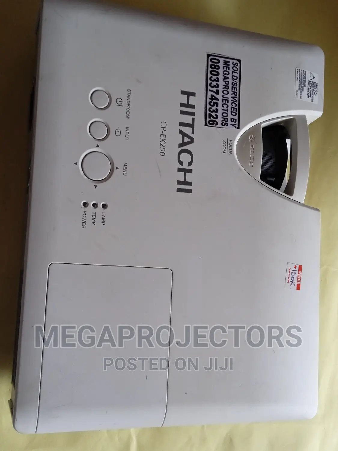 Calm Hitachi Projector