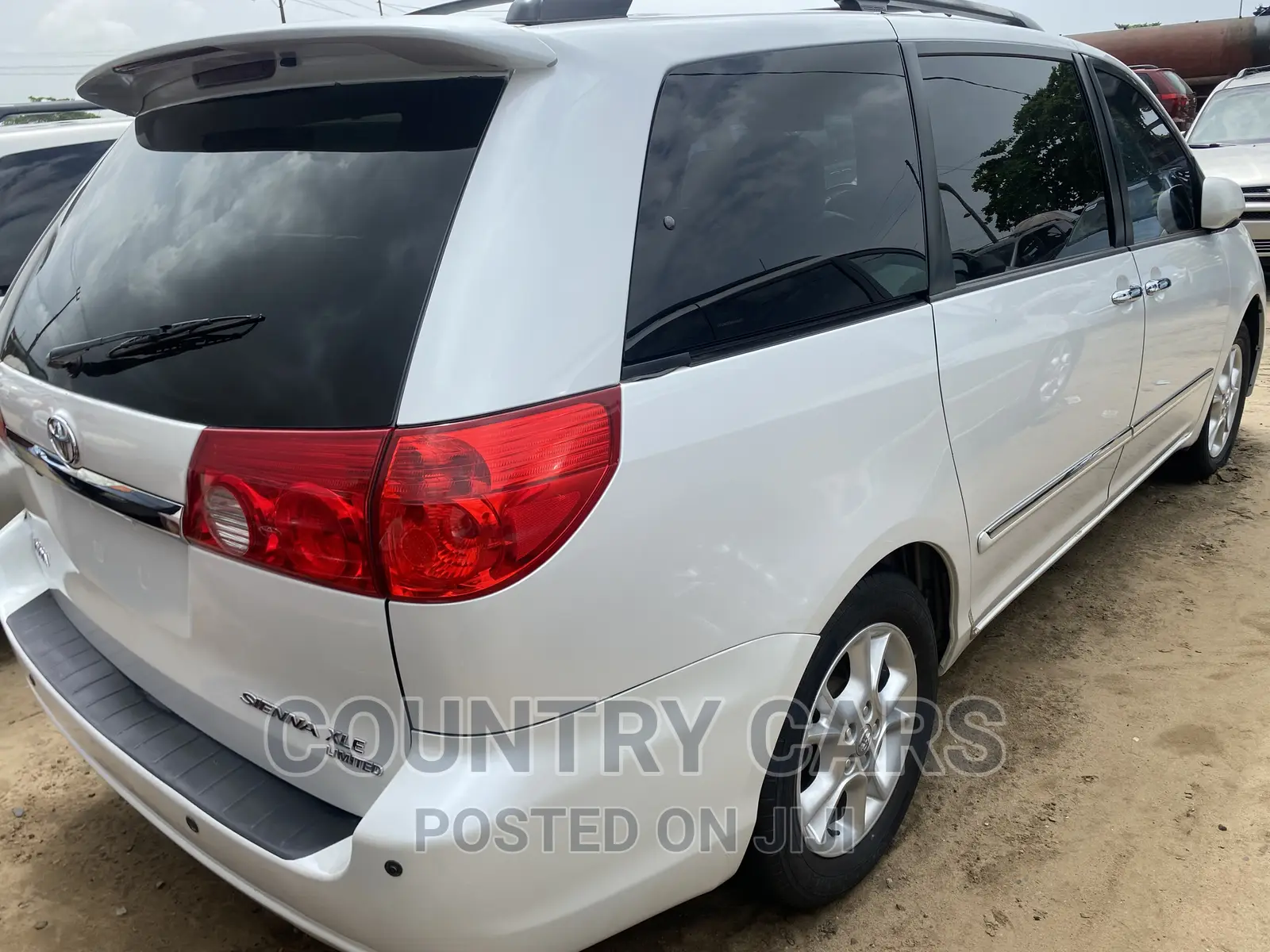 Toyota Sienna XLE Limited AWD 2006 White