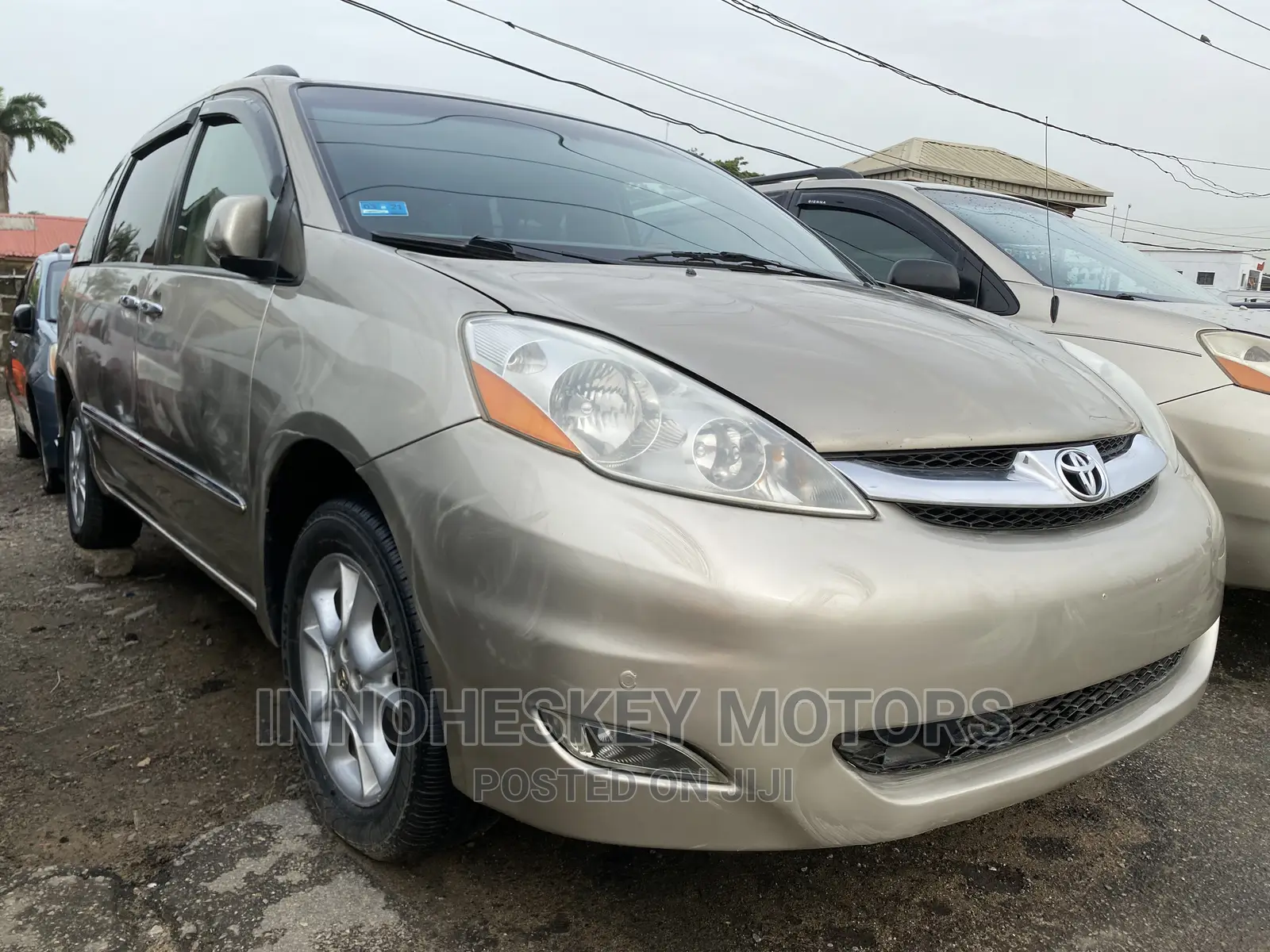 Toyota Sienna XLE Limited AWD 2006 Gold