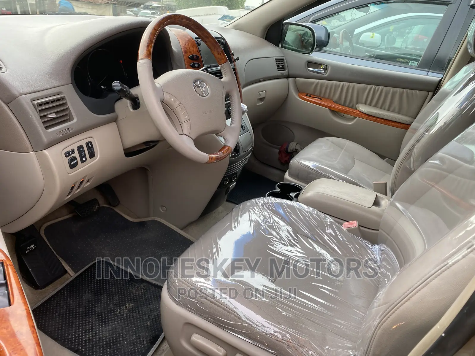 Toyota Sienna XLE Limited AWD 2006 Gold
