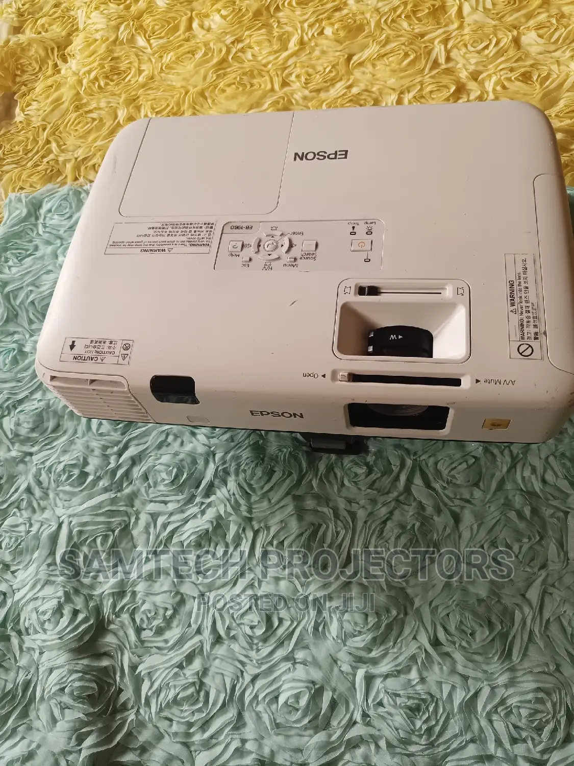 London Used (Epson)Multimedia Projector 5000 Lumens