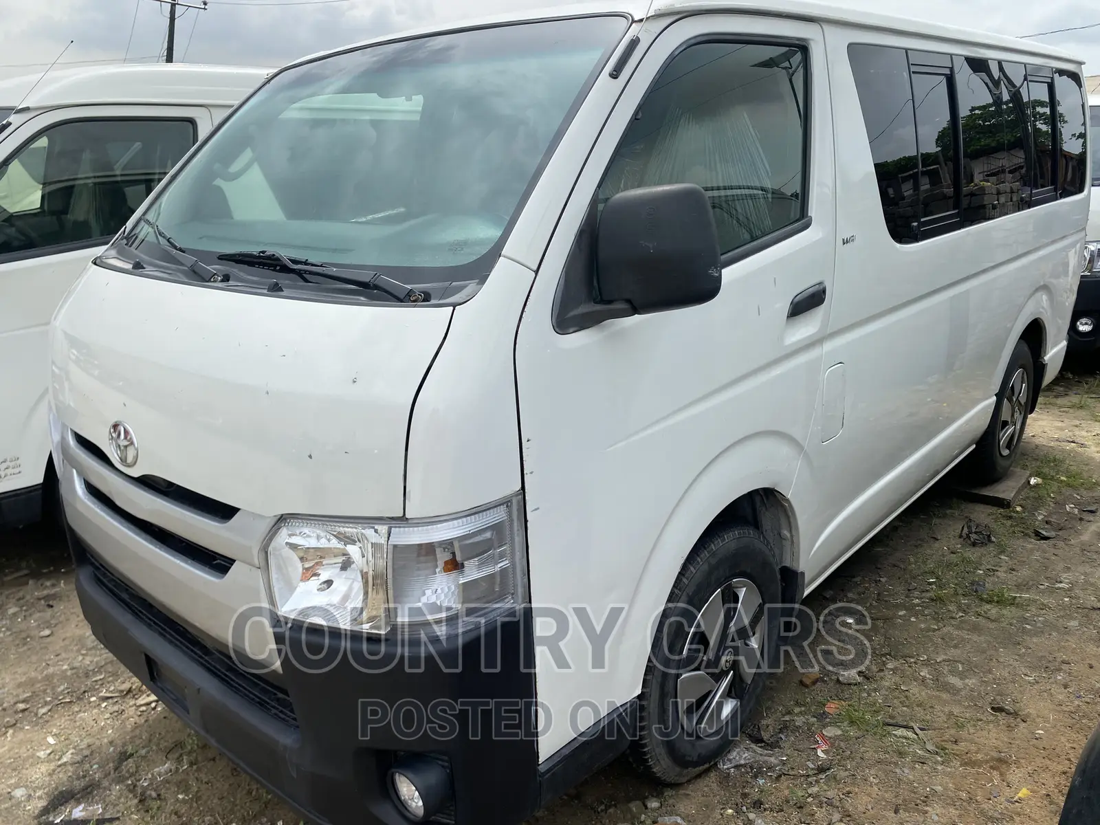 Toyota HiAce 2011 White