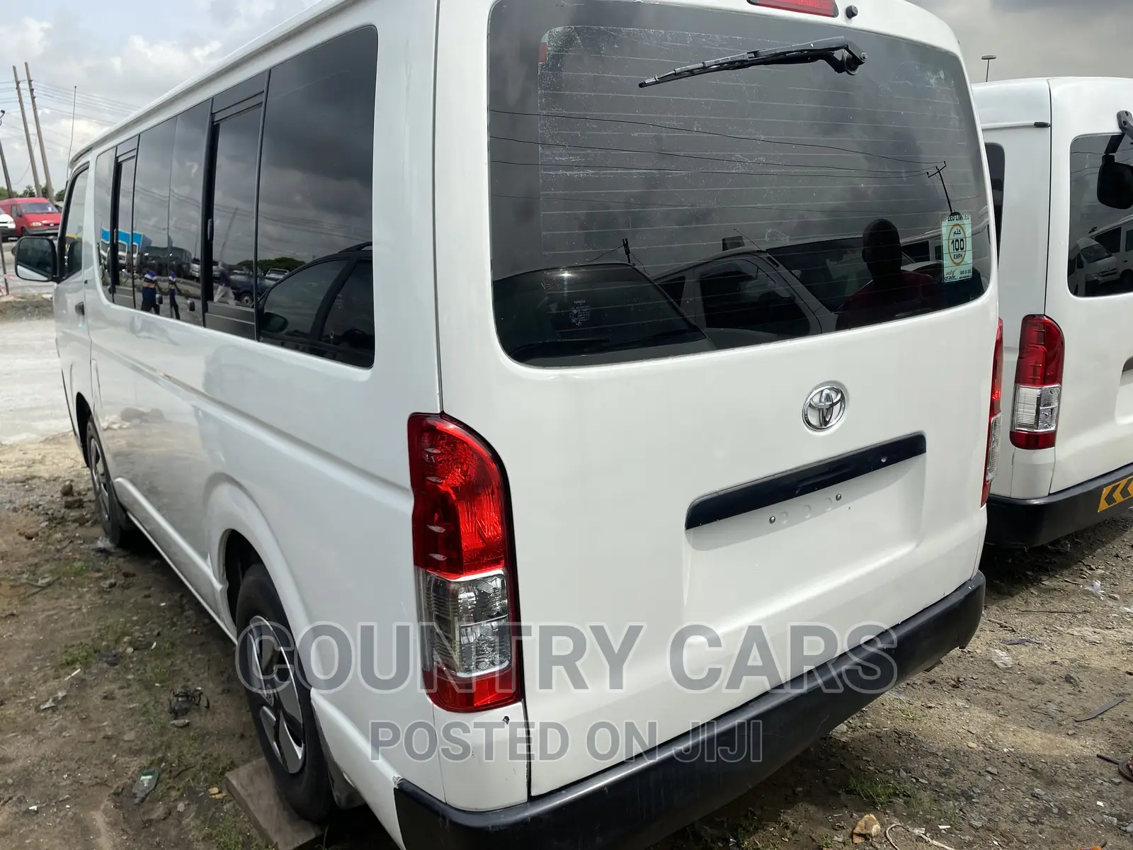 Toyota HiAce 2011 White