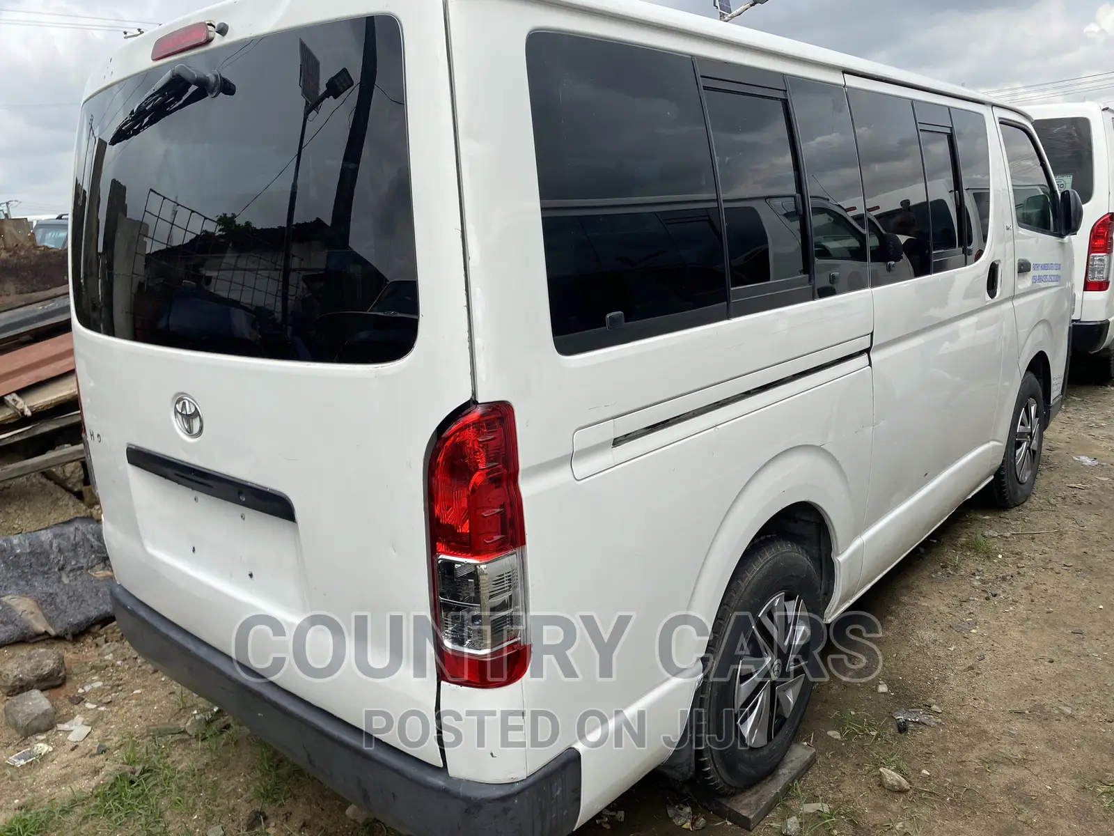 Toyota HiAce 2009 White