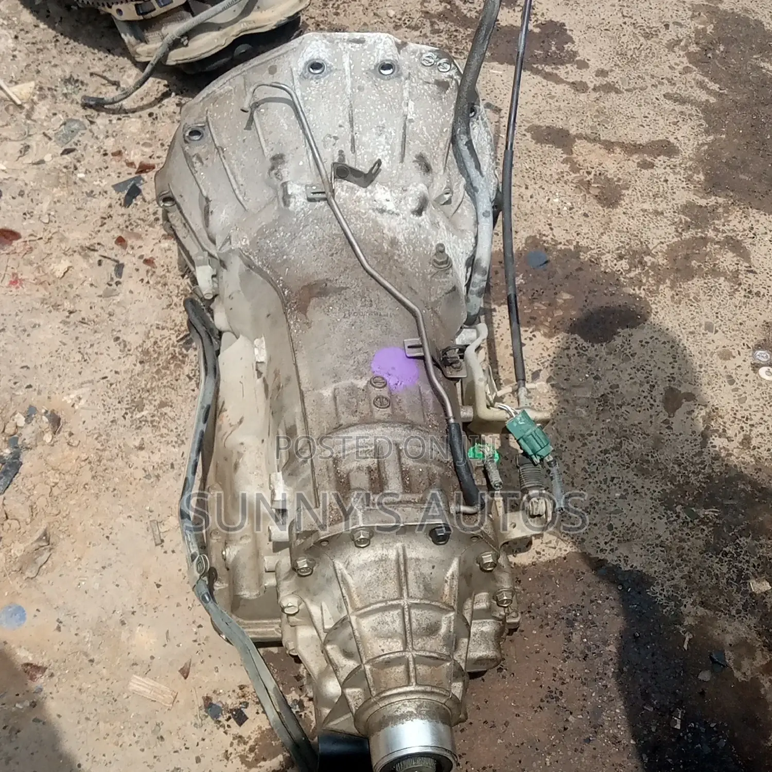 Transmission for Nissan Pathfinder 2005.
