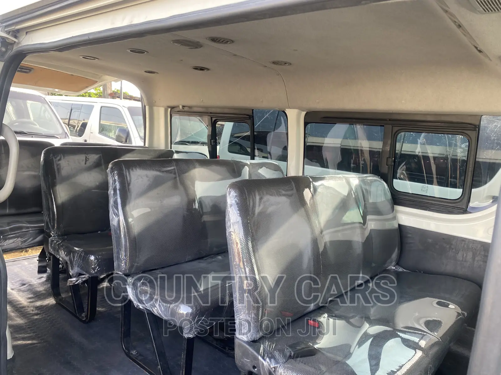Toyota HiAce 2016 White