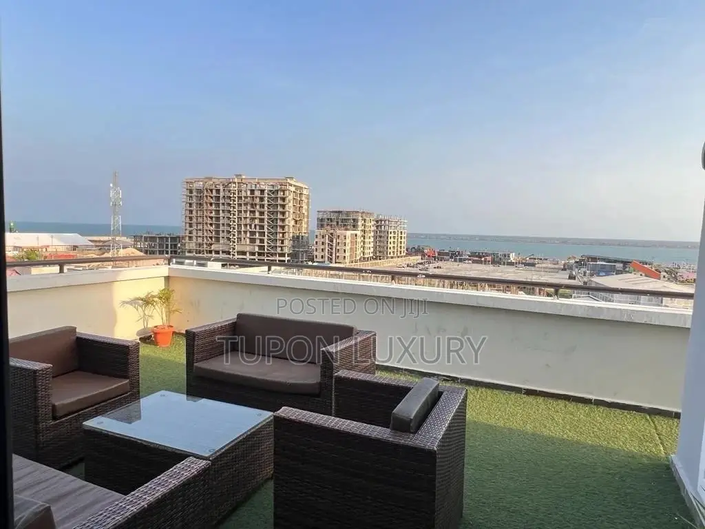 5 Bedroom Ocean View Penthouse With a Pool Snooker