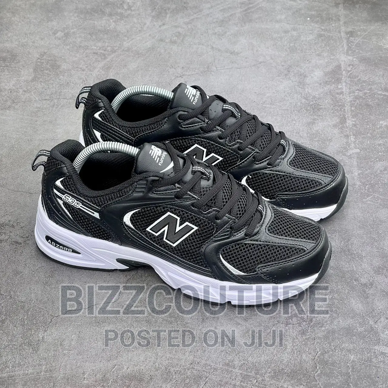 Original NEW BALANCE MR 530 Black/White Available in Store