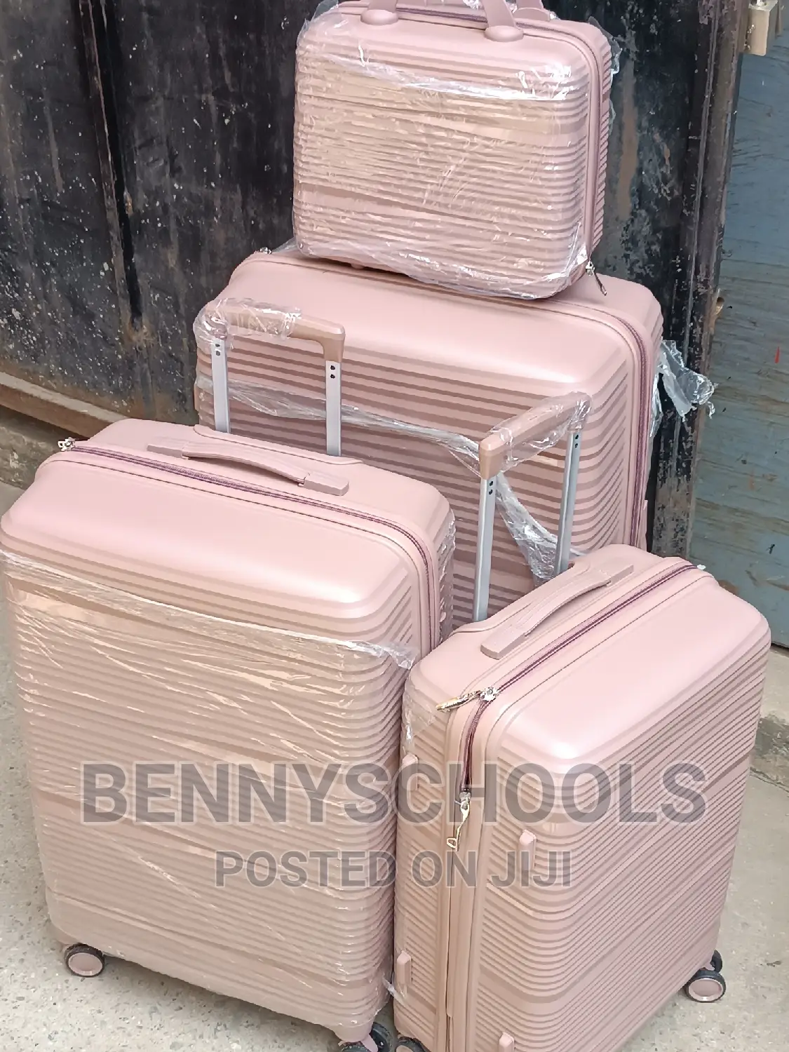 Set of 4 Unbreakable Elastic Rubber Travelling Luggage Boxes