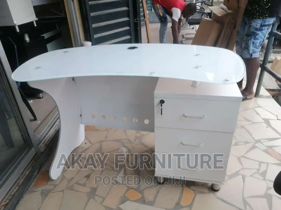 1.2meters or 4ft Office Table