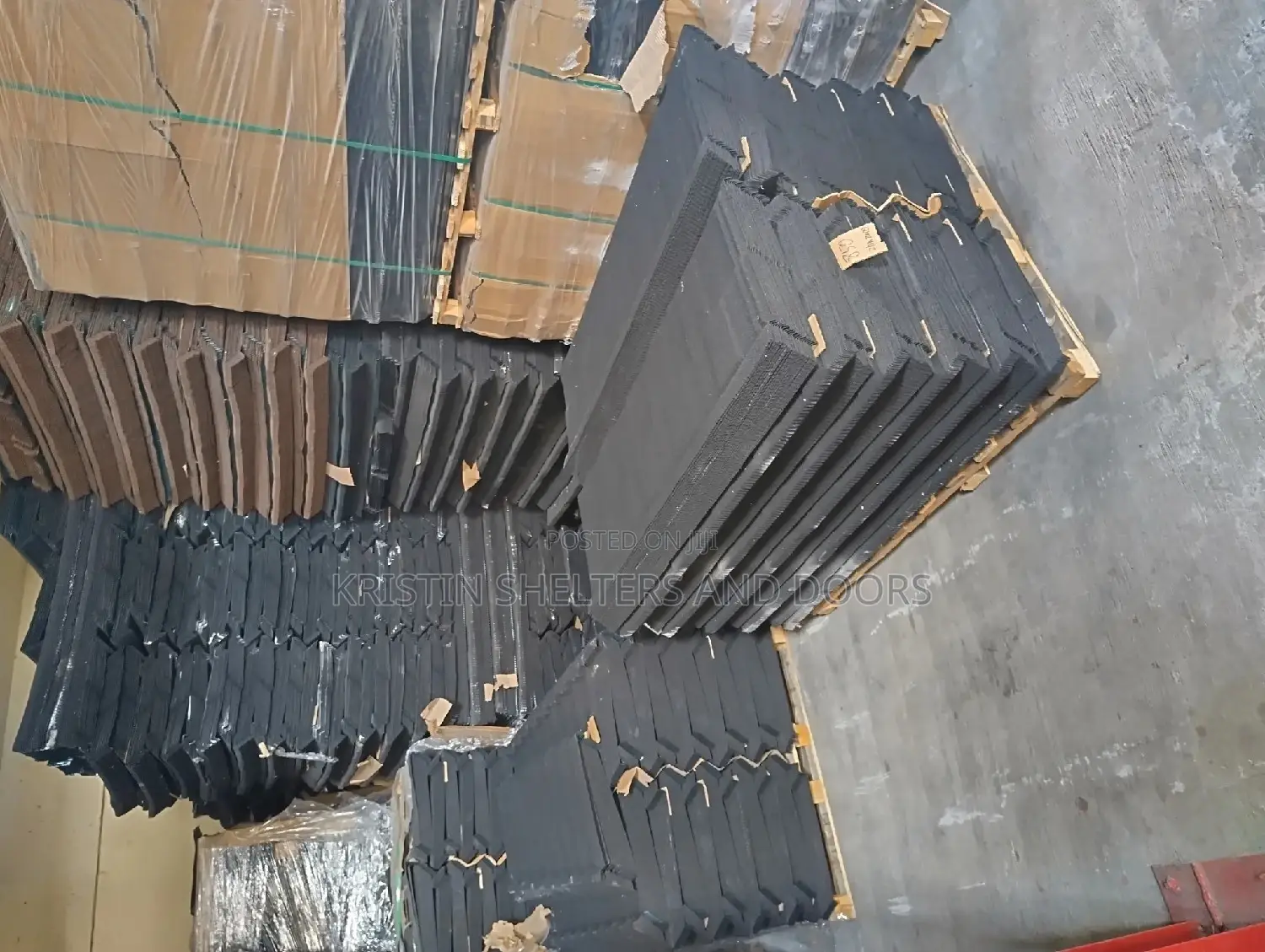 Pure Black Banboo Roof Sheet In Enugu