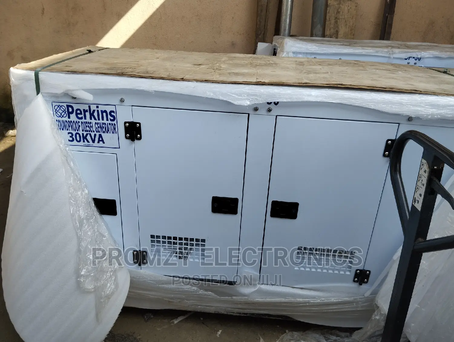 Perkins England Diesel Soundproof Generator 30kva